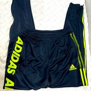Adidas-track pants